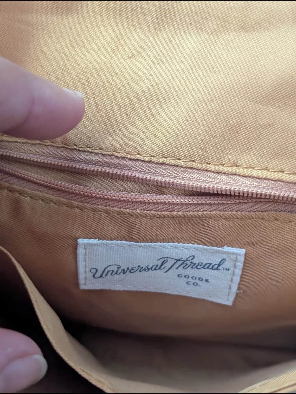 Universal Thread Tan Crossbody Bag Magnetic Flap Zipper Accent Inner Pockets